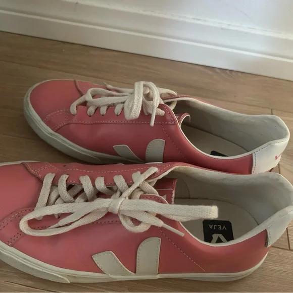 Veja Pink and White Women's Sneakers - Picture 1 of 9
